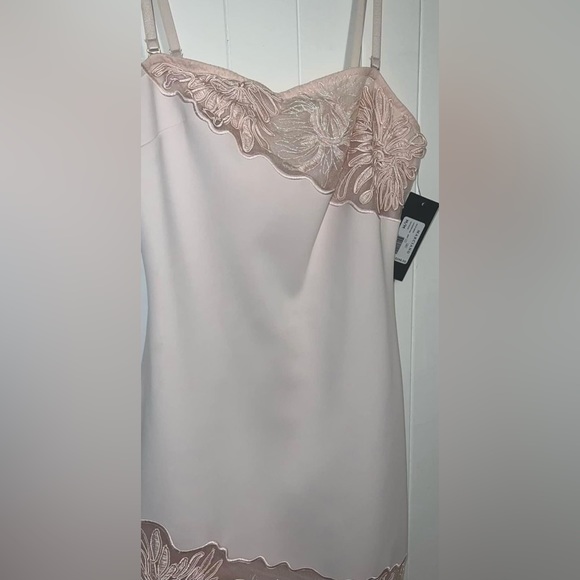 $248 New With Tags Authentic Marciano Light Pink Pretty Midi Dress - Picture 2 of 3
